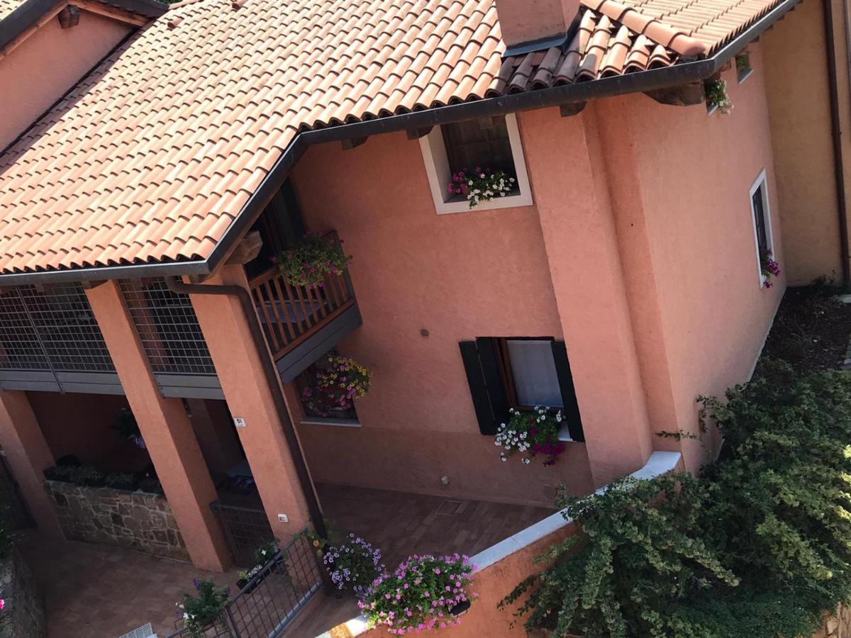 コルモンスCasa Del Balcone Fioritoアパートメント エクステリア 写真